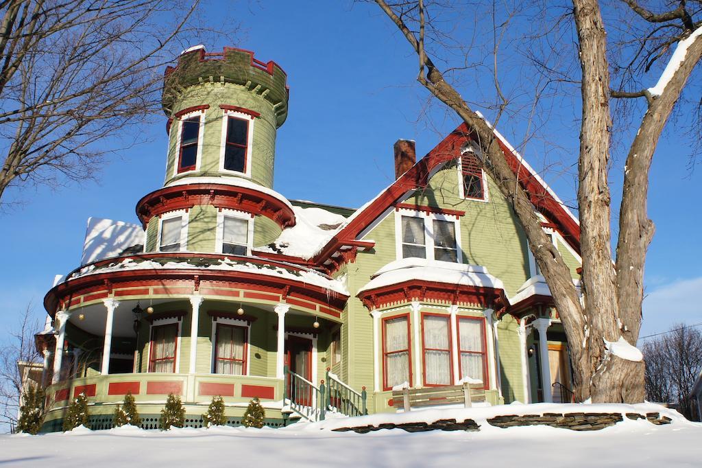 Maplecroft Bed & Breakfast Barre Exterior photo